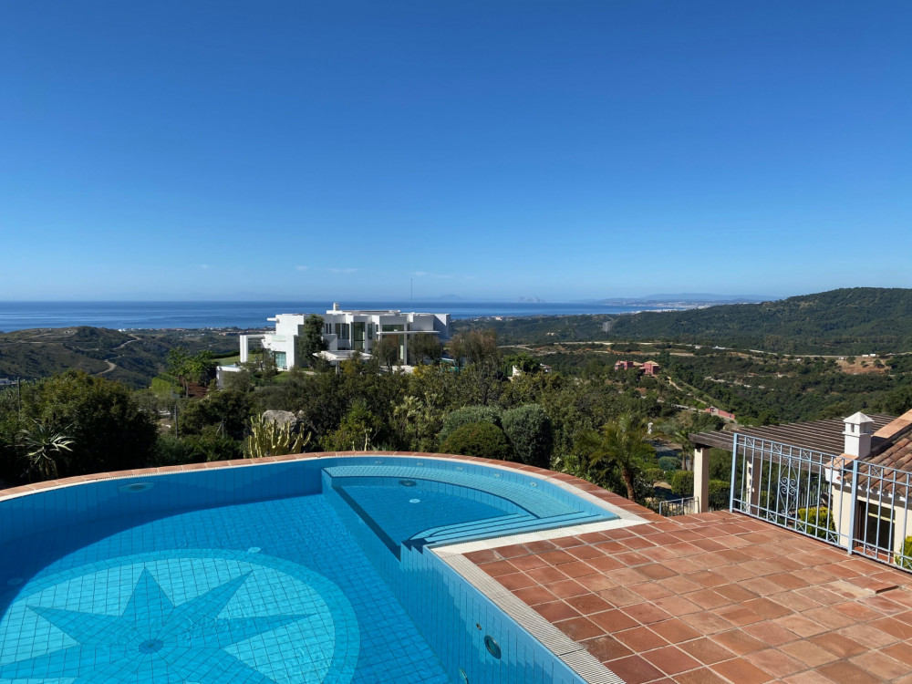 Villa with panoramic views to the Mediterranean Sea and the Coast. Image 8