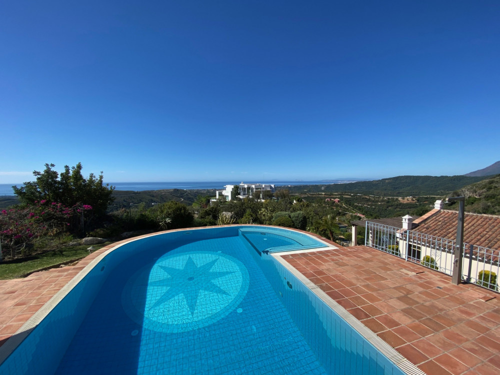 Villa with panoramic views to the Mediterranean Sea and the Coast. Image 9