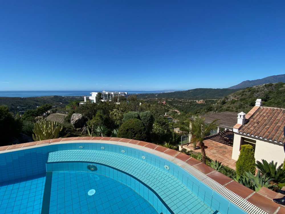 Villa with panoramic views to the Mediterranean Sea and the Coast. Image 11