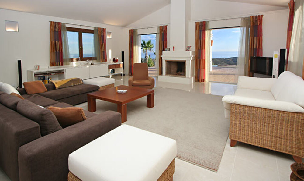 Villa with panoramic views to the Mediterranean Sea and the Coast. Image 21