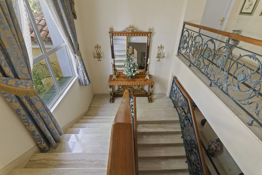 Traditional top quality villa located in residential area Image 19