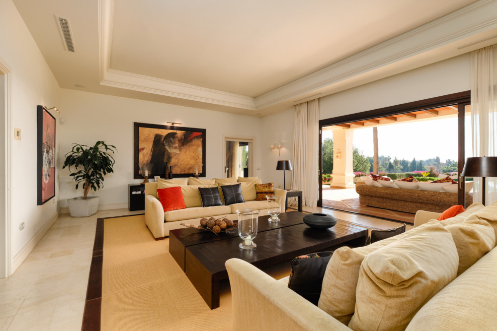 A top quality villa set in Marbella Hill Club. Image 29