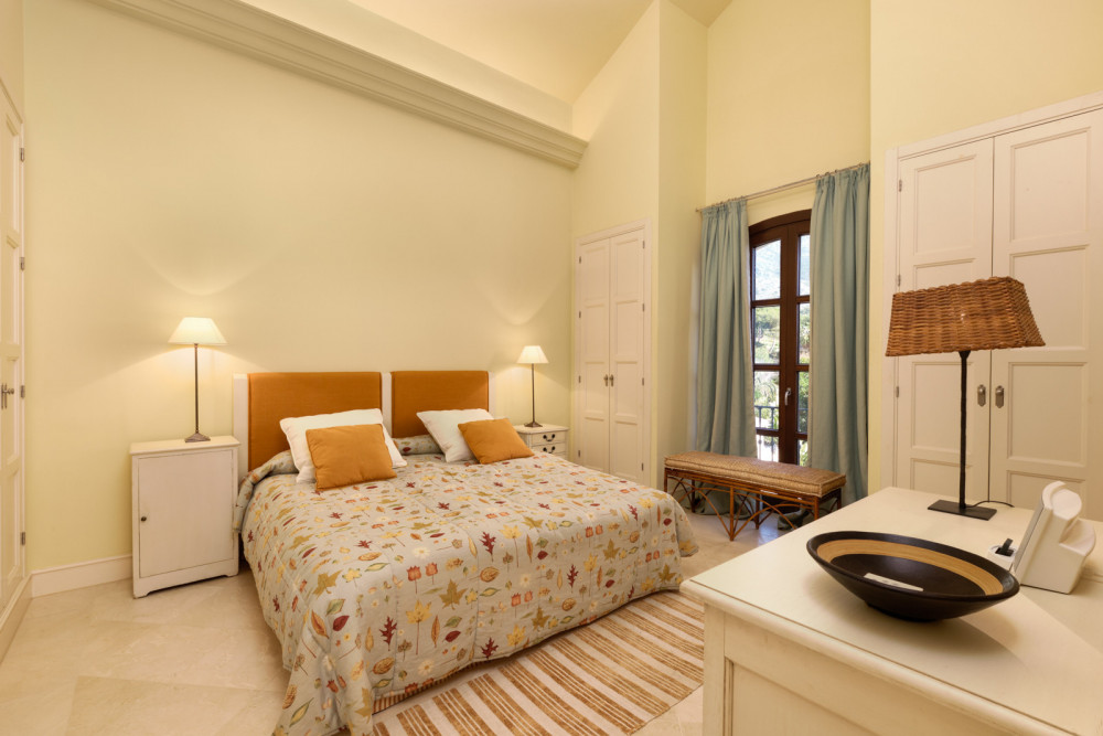 A top quality villa set in Marbella Hill Club. Image 36