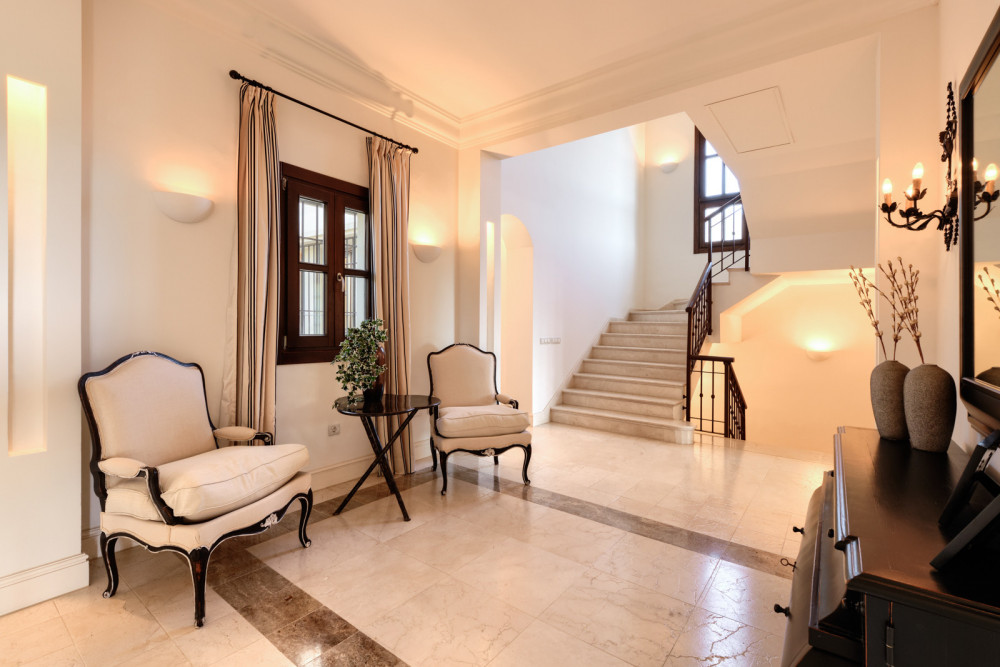 A top quality villa set in Marbella Hill Club. Image 42