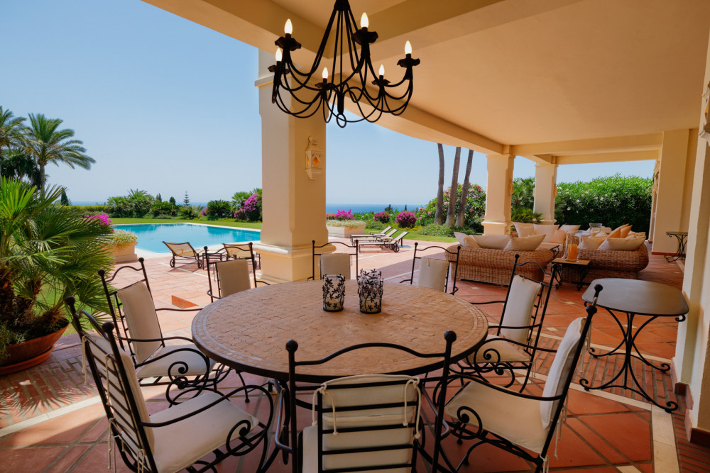 Traditional villa with spectacular views over the coast. Image 17