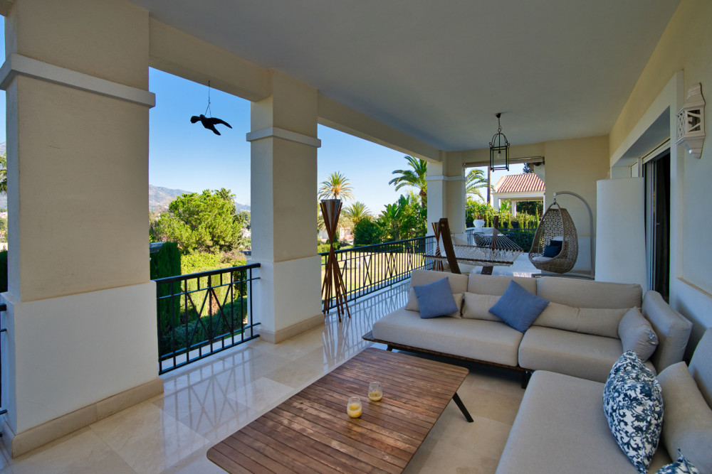 Luxurious Nueva Andalucia villa with views of the Golf Valley and La Concha m... Image 39