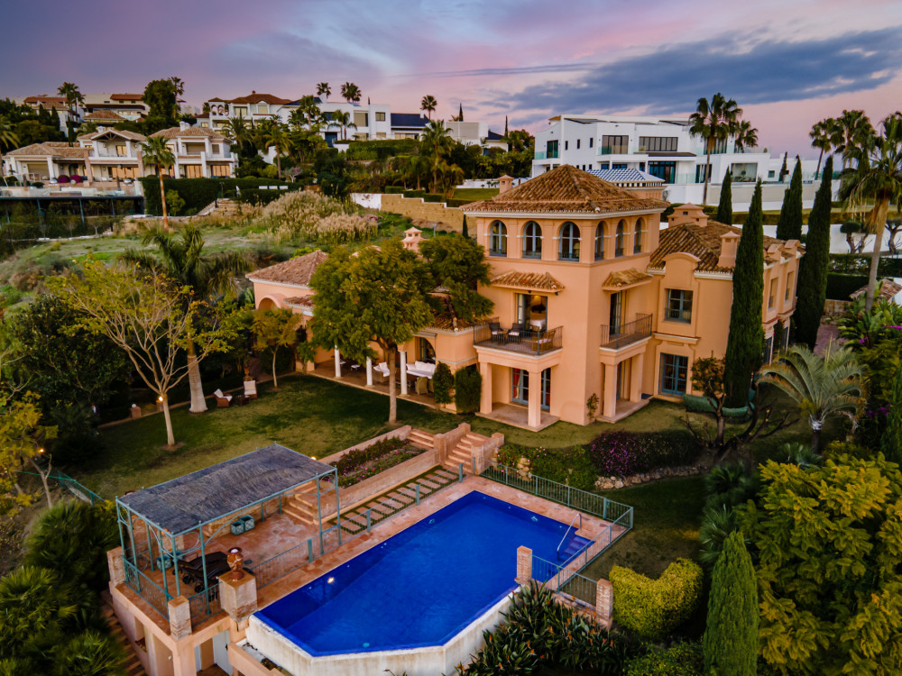 Mediterranean villa with beautiful views Image 1