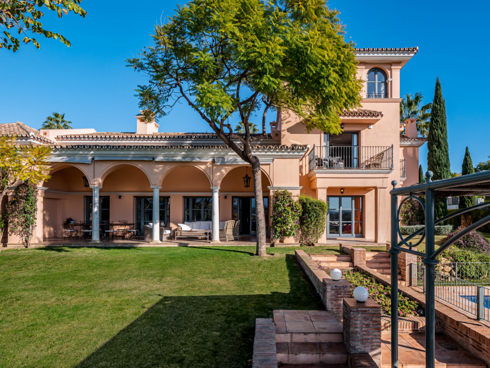 Mediterranean villa with beautiful views Image 3