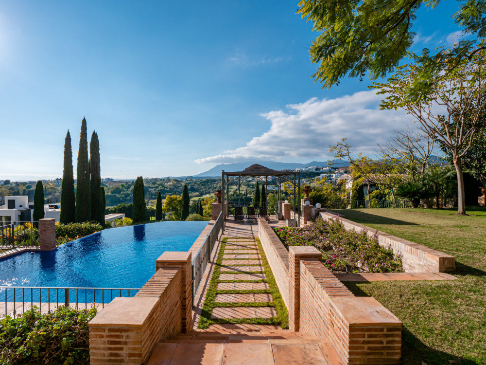 Mediterranean villa with beautiful views Image 5