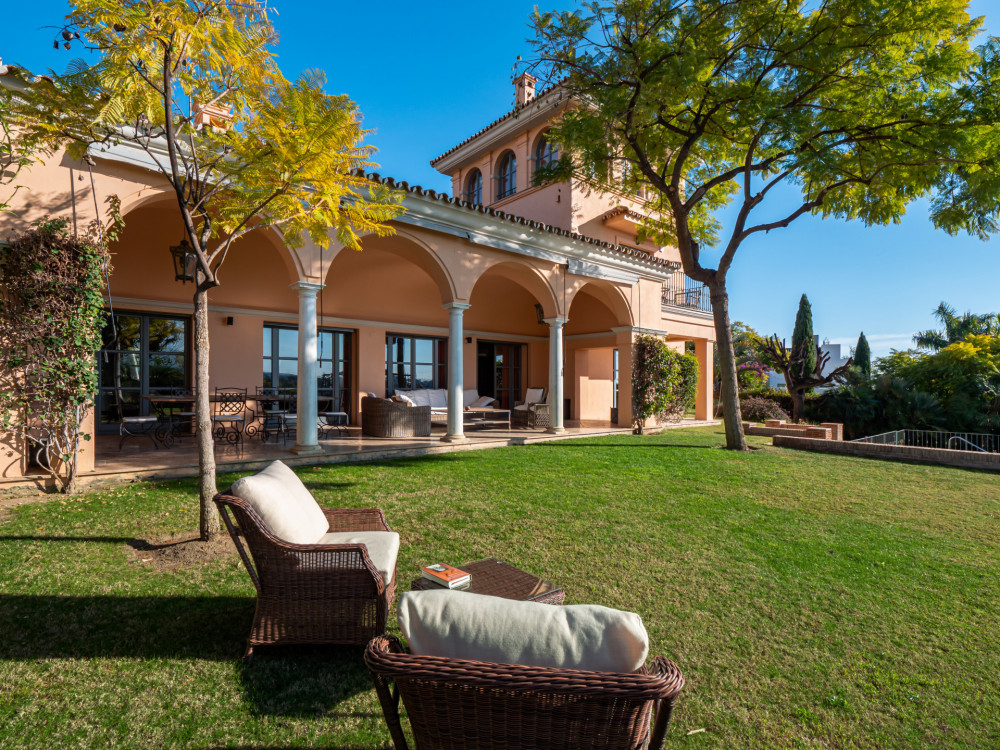 Mediterranean villa with beautiful views Image 8