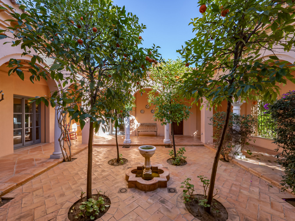 Mediterranean villa with beautiful views Image 11