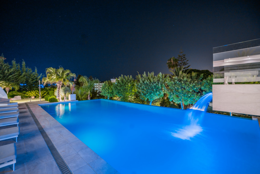 Stunning villa located only 5 minutes walking distance to the beach. Image 42