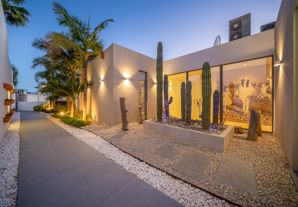 Elegant modern villa within the exclusive gated community of El Herrojo Alto. Image 2