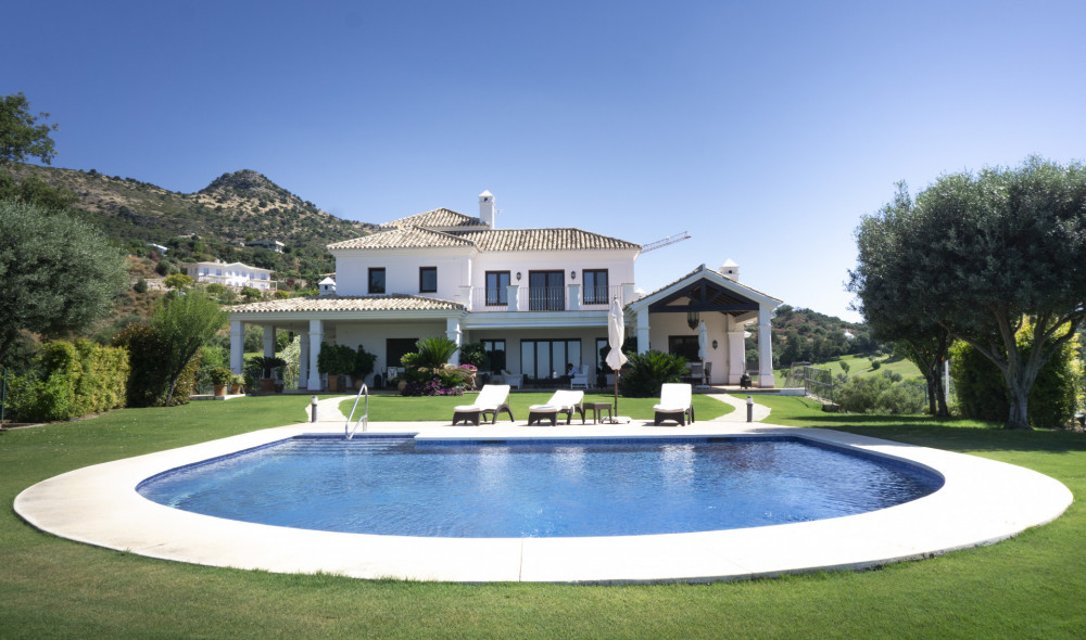 Luxurious villa for sale in Marbella Club Golf Resort, Benahavis Image 2
