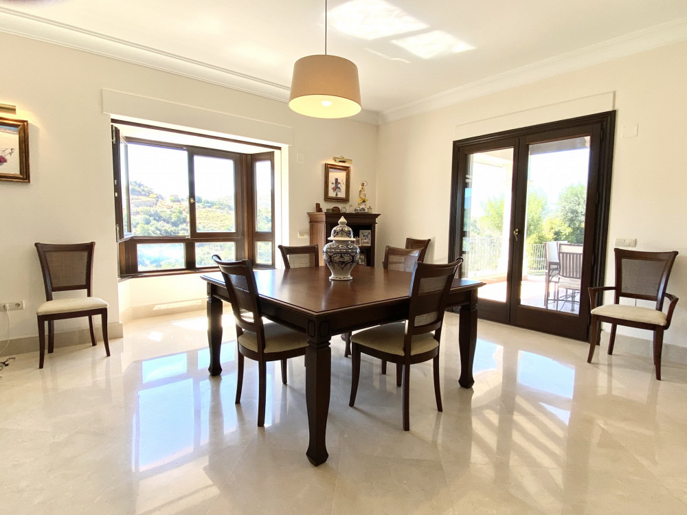 Luxurious villa for sale in Marbella Club Golf Resort, Benahavis Image 21