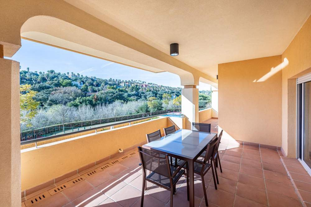 ATTRACTIVE CONTEMPORARY 4 BEDROOM PENTHOUSE APARTMENT IN SOTOGRANDE Image 28