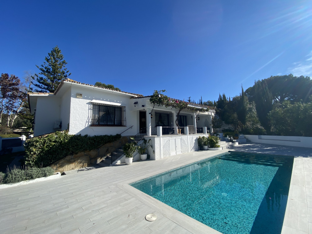 Very pretty bungalow style villa in a good location in Guadalmina Alta! Image 20