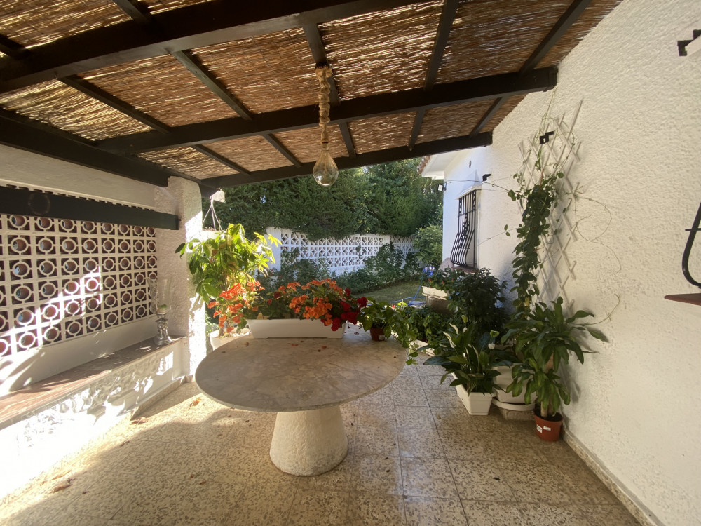 Very pretty bungalow style villa in a good location in Guadalmina Alta! Image 23