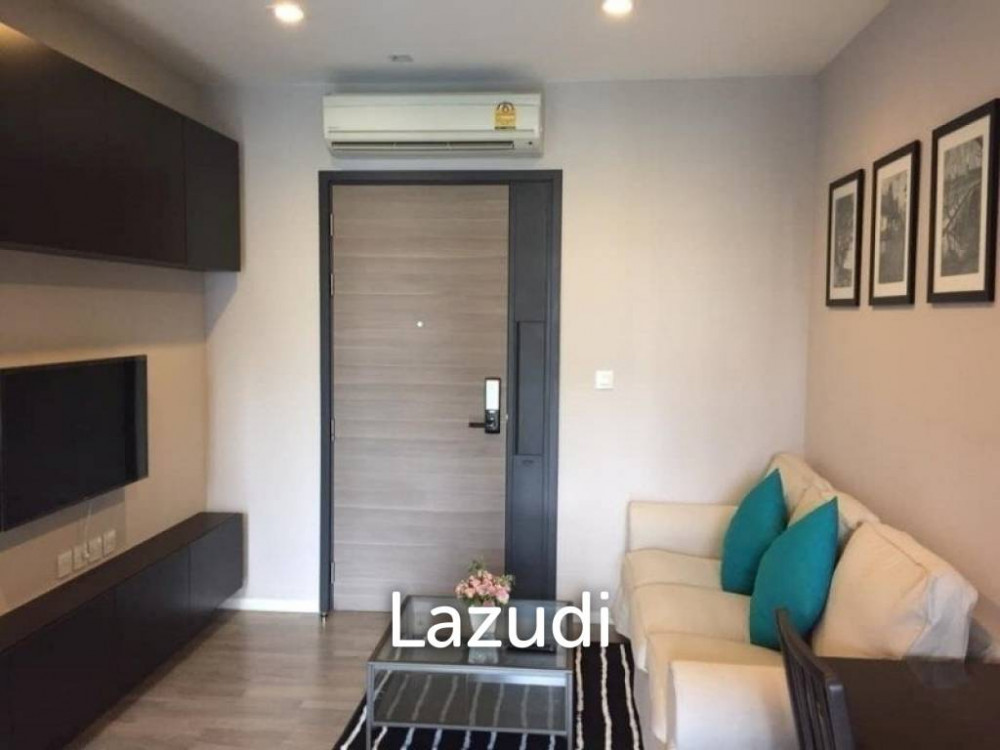 1 Bed 35SQ.M. The Room Sathorn - St.Louis